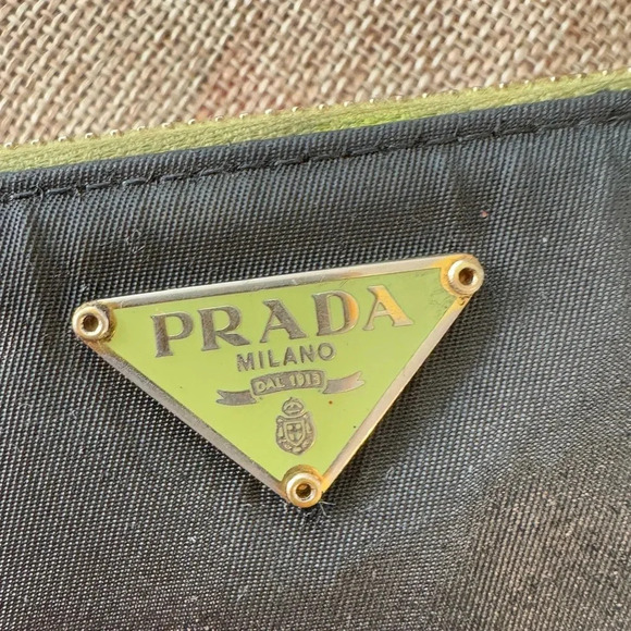 - Prada
Diagramme zippy long wallet - Picture 7 of 15